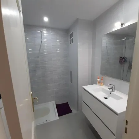 Recently Refurbished, Large, 1 Bed Apartment, In Quiet Location Apartman Chayofa